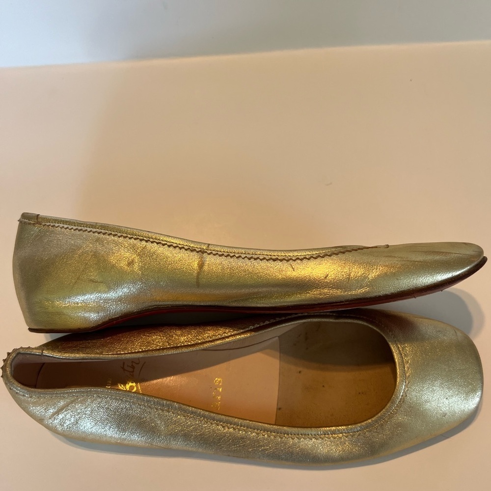 CHRISTIAN LOUBOUTIN GOLD METALLIC LEATHER BALLET FLATS SZ 37.5 - Picture 7 of 9